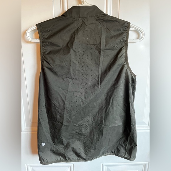Lululemon | Like the Wind Vest Dark Olive Size 4 - Picture 8 of 16